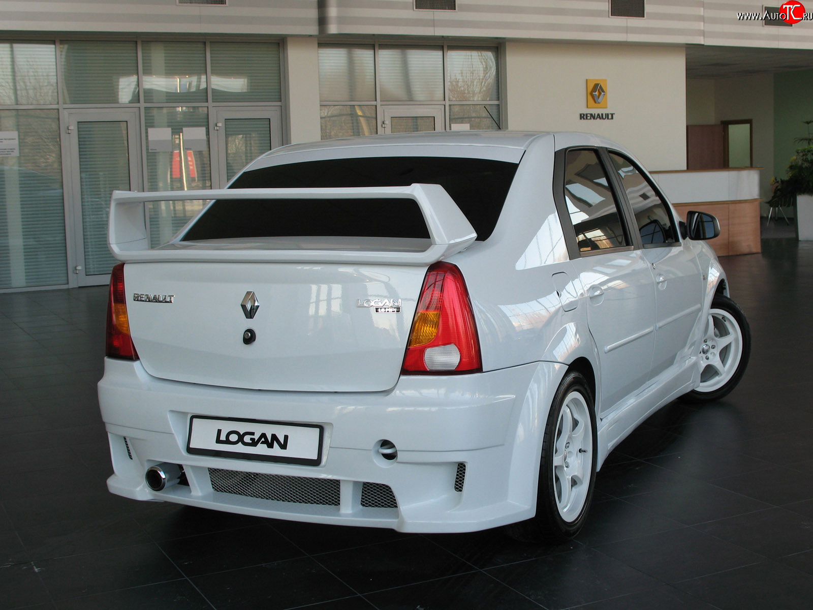 9 999 р. Задний бампер Power DM Renault Logan 1 дорестайлинг (2004-2010) (Без сетки, Неокрашенный)  с доставкой в г. Пермь