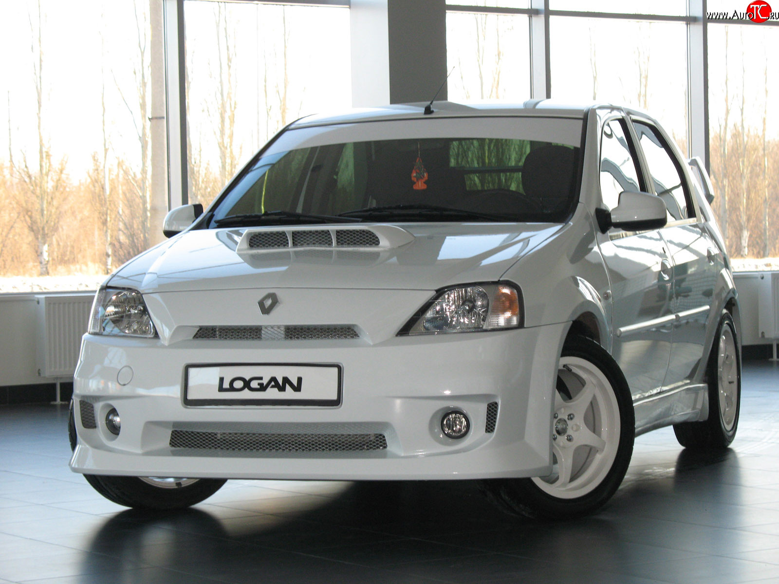 11 999 р. Передний бампер Power DM Renault Logan 1 дорестайлинг (2004-2010) (Без сетки, Неокрашенный)  с доставкой в г. Пермь
