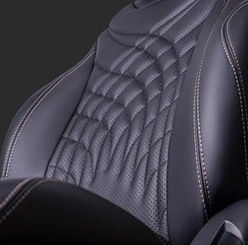 15 249 р. Чехлы для сидений Lord Autofashion Байрон ЖУК (экокожа, спинка 60/40, 2 П- и 1 Г-образных подголовника) Chevrolet Cruze J308 универсал рестайлинг (2012-2015) (Черный, вставка черная, строчка бежевая)  с доставкой в г. Пермь. Увеличить фотографию 2