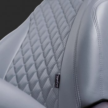 13 949 р. Чехлы для сидений Lord Autofashion Байрон (экокожа, спинка 60/40, 2 П- и 1 Г-образных подголовника)  Chevrolet Lacetti ( седан,  универсал,  хэтчбек) (2002-2013), Daewoo Gentra ( KLAS) (2005-2016) (Серый, вставка серая, строчка серая)  с доставкой в г. Пермь. Увеличить фотографию 2