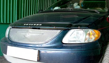 Защитная сетка решетки радиатора Стрелка 11 Премиум (алюминий) Chrysler Voyager  RG минивэн (2000-2004) дорестайлинг (Цвет: хром)