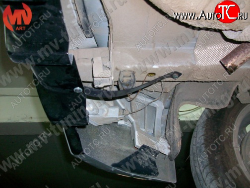 949 р. Кронштейн крепления задней юбки Sport  Ford Focus  2 (2004-2008)  седан дорестайлинг, универсал дорестайлинг, хэтчбэк 3 дв. дорестайлинг, хэтчбэк 5 дв. дорестайлинг  с доставкой в г. Пермь