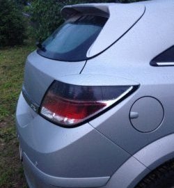 1 299 р. Комплект накладок задних фонарей Global Tuning  Opel Astra  H GTC (2004-2011) хэтчбек 3 дв. дорестайлинг, хэтчбек 3 дв. рестайлинг (Неокрашенные)  с доставкой в г. Пермь. Увеличить фотографию 3