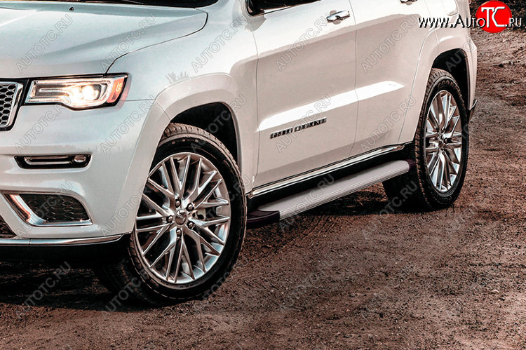13 099 р. Пороги алюминиевые Slitkoff  Jeep Grand Cherokee  WK2 (2013-2018) 1-ый рестайлинг (Optima Silver)  с доставкой в г. Пермь