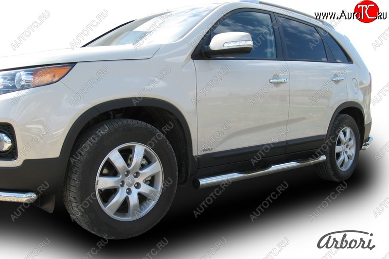 15 749 р. Защита штатных порогов Arbori (с проступью, нержавейка, d76 mm). KIA Sorento XM дорестайлинг (2009-2012)  с доставкой в г. Пермь