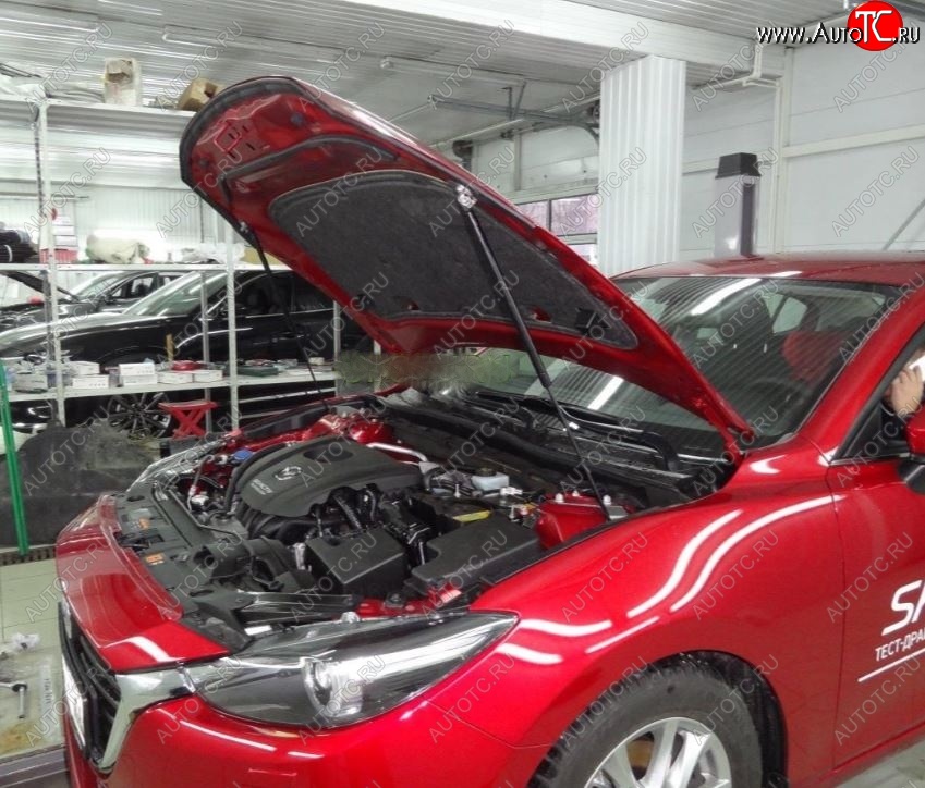 2 049 р. Упор капота Russtal Mazda 3/Axela BM рестайлинг, хэтчбэк (2016-2019)  с доставкой в г. Пермь