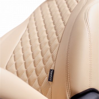 12 999 р. Чехлы для сидений Lord Autofashion Байрон (экокожа, 40/20/40, подлокотник, 3 Г-образных подголовника)  Mazda CX-5  KF (2016-2025) (Бежевый, вставка бежевая, строчка бежевая)  с доставкой в г. Пермь. Увеличить фотографию 5