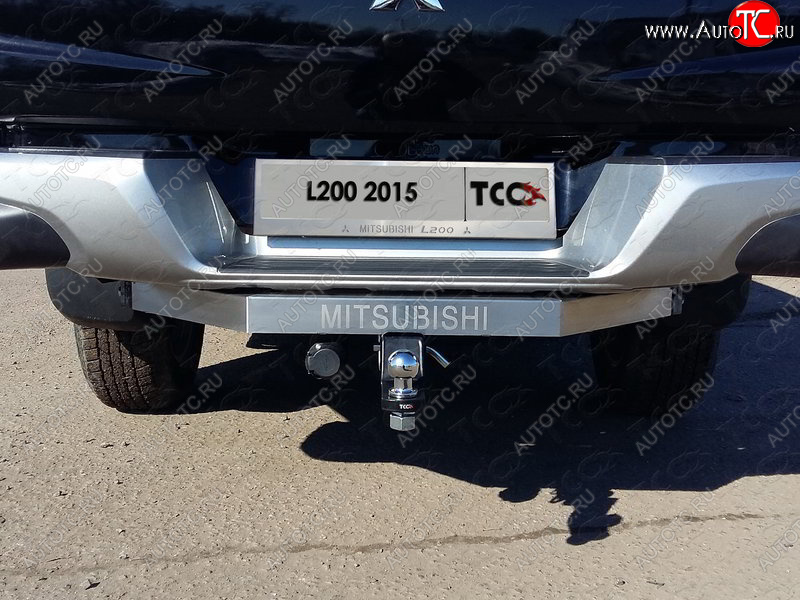 23 899 р. Фаркоп (тягово-сцепное устройство) с задним бампером TCC  Mitsubishi L200  5 KK,KL (2015-2022) дорестайлинг, рестайлинг (оцинкованный, шар Е нержавейка, усиленный, надпись Mitsubishi)  с доставкой в г. Пермь