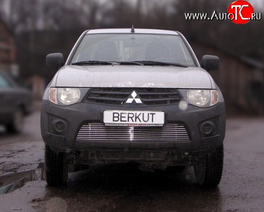 5 399 р. Декоративная вставка воздухозаборника Berkut Mitsubishi L200 4  дорестайлинг (2006-2014)  с доставкой в г. Пермь