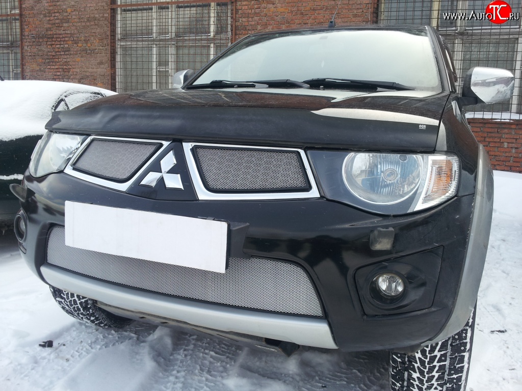 1 539 р. Нижняя сетка на бампер Russtal (хром) Mitsubishi Pajero Sport PB дорестайлинг (2008-2013)  с доставкой в г. Пермь