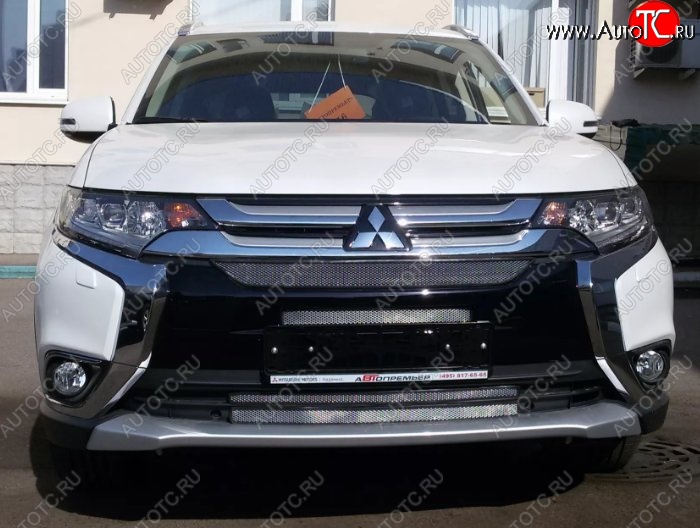 3 479 р. Защитная решётка в воздуховод автомобиля Russtal (хром) Mitsubishi Outlander GF 2-ой рестайлинг (2015-2018)  с доставкой в г. Пермь