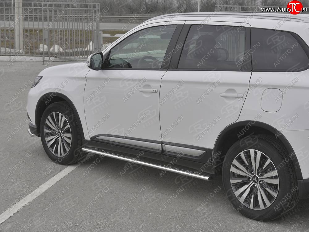 16 649 р. Защита порогов (Ø75x42 мм с проступью, нержавейка) Russtal Mitsubishi Outlander GF 3-ий рестайлинг (2018-2022)  с доставкой в г. Пермь