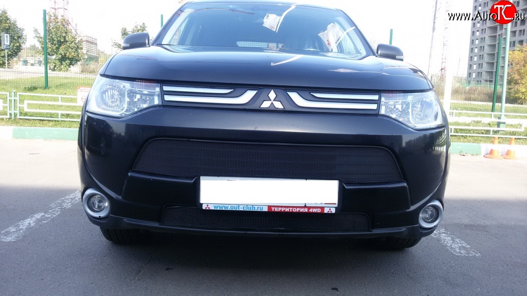 3 999 р. Сетка на бампер (рестайлинг) Russtal (черная) Mitsubishi Outlander GF дорестайлинг (2012-2014)  с доставкой в г. Пермь