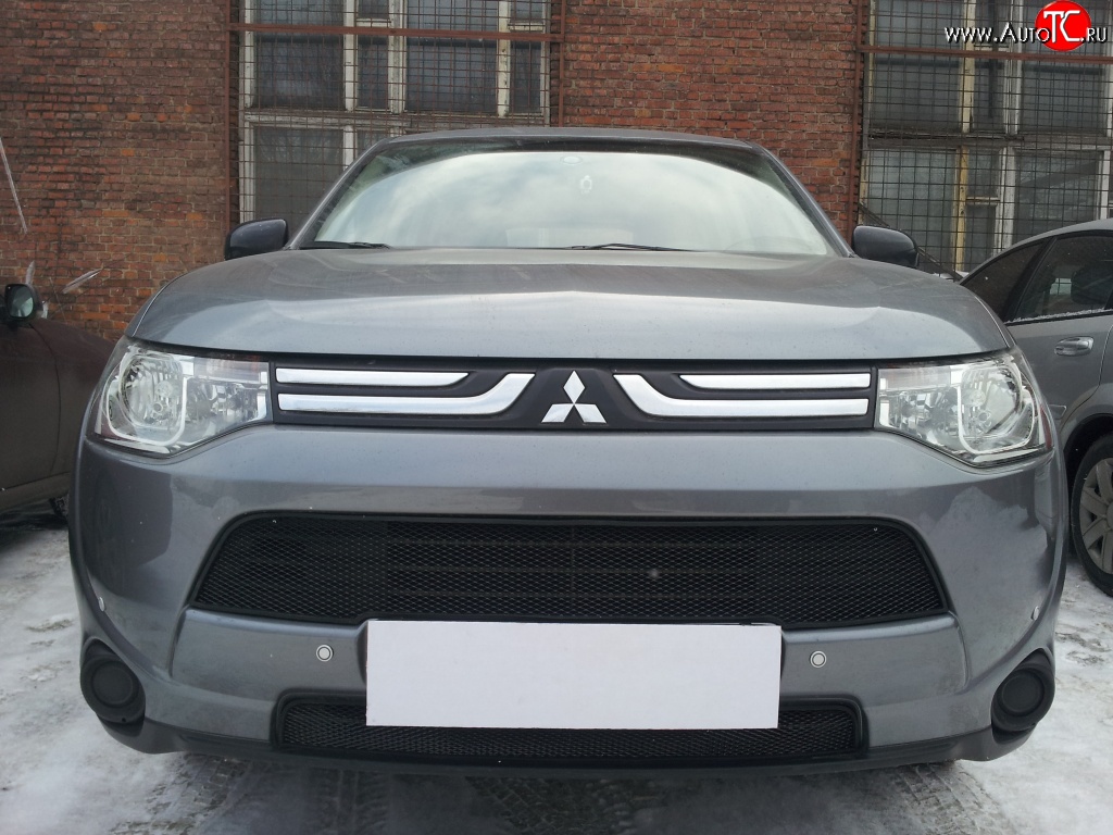 4 299 р. Сетка на бампер Russtal (черная) Mitsubishi Outlander GF дорестайлинг (2012-2014)  с доставкой в г. Пермь