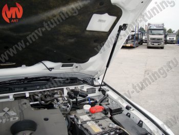 4 099 р. Упор капота MV-Tuning (двойной) Mitsubishi Pajero 4 V90 дорестайлинг (2006-2011)  с доставкой в г. Пермь. Увеличить фотографию 2