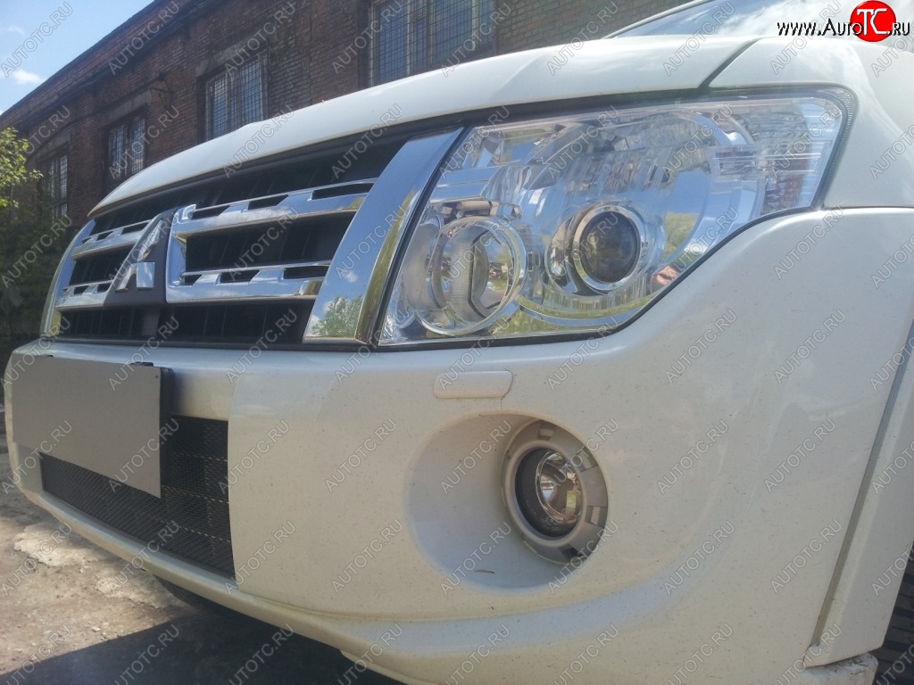 1 469 р. Защитная решётка в воздуховод автомобиля Russtal (черная) Mitsubishi Pajero 4 V90 дорестайлинг (2006-2011)  с доставкой в г. Пермь