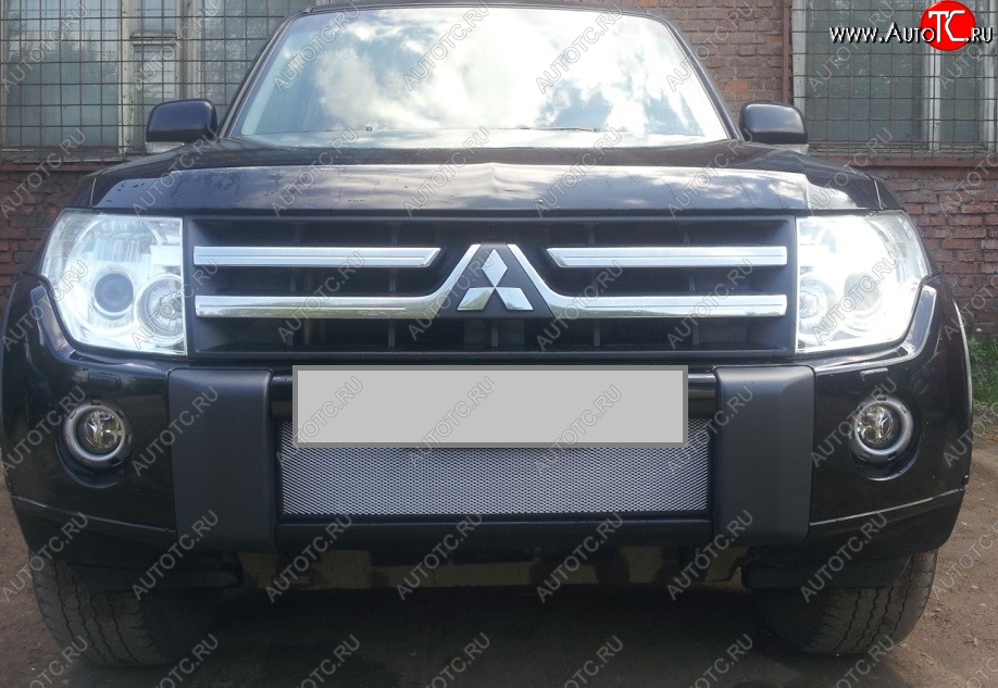 1 539 р. Защитная решётка в воздуховод автомобиля Russtal (хром) Mitsubishi Pajero 4 V90 дорестайлинг (2006-2011)  с доставкой в г. Пермь
