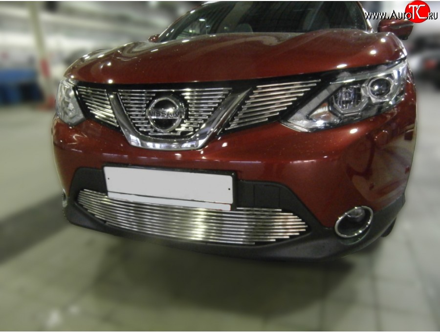 6 099 р. Декоративная вставка воздухозаборника без выреза под парктроник Berkut Nissan Qashqai 2 J11 рестайлинг (2017-2022)  с доставкой в г. Пермь