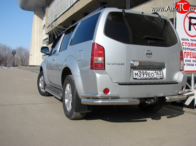 12 699 р. Защита заднего бампера углы d63 мм Металл Дизайн  Nissan Pathfinder  R51 (2004-2007) дорестайлинг (полированная нержавейка)  с доставкой в г. Пермь