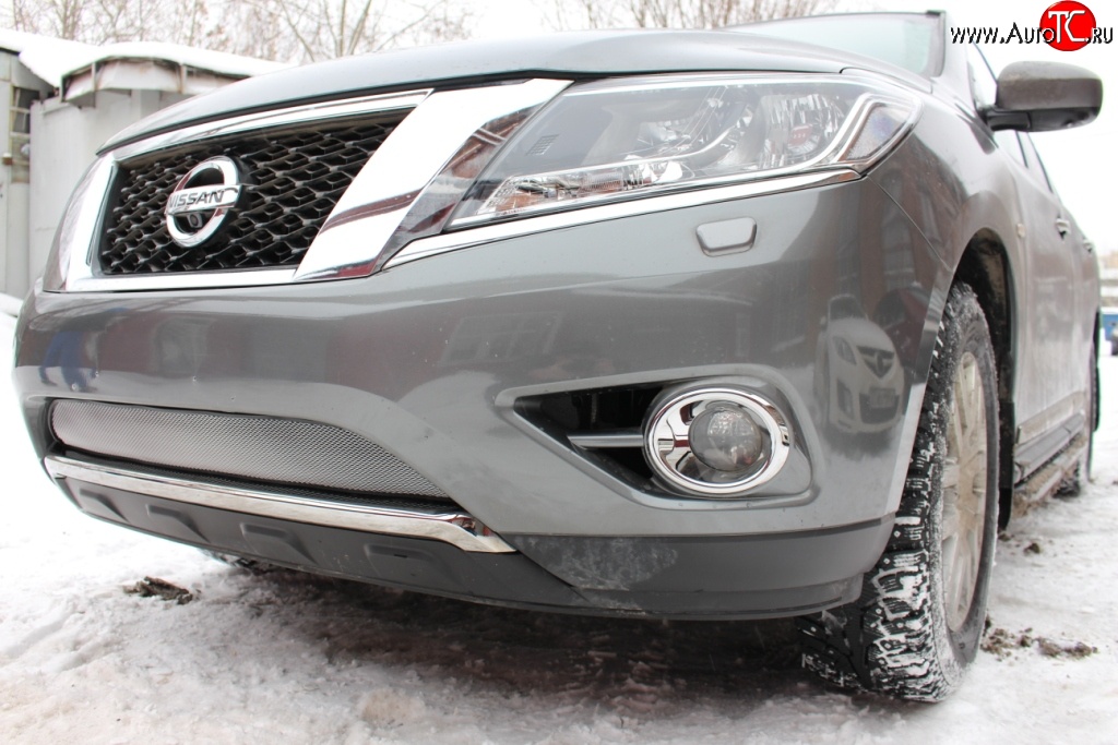 1 539 р. Нижняя сетка на бампер Russtal (хром) Nissan Pathfinder R52 дорестайлинг (2012-2017)  с доставкой в г. Пермь