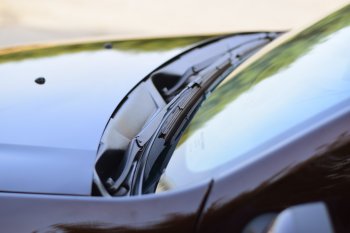 2 889 р. Накладка в проем стеклоочистителей переднего стекла (жабо) Petroil Tuning  Nissan Terrano  D10 (2013-2022), Renault Duster  HS (2010-2021)  с доставкой в г. Пермь. Увеличить фотографию 2