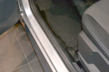 2 889 р. Накладки на ковролин пола Petroil Tuning  Nissan Terrano  D10 (2013-2022), Renault Duster  HS (2010-2015)  с доставкой в г. Пермь. Увеличить фотографию 4