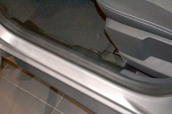 2 889 р. Накладки на ковролин пола Petroil Tuning  Nissan Terrano  D10 (2013-2022), Renault Duster  HS (2010-2015)  с доставкой в г. Пермь. Увеличить фотографию 2