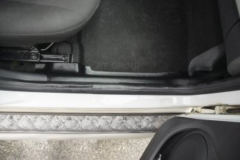 3 279 р. Накладки на ковролин пола Petroil Tuning  Nissan Terrano  D10 (2013-2022), Renault Duster  HS (2015-2021)  с доставкой в г. Пермь. Увеличить фотографию 2