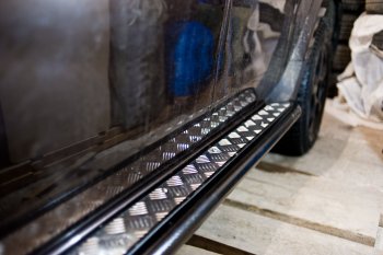 15 899 р. Порожки для ног из трубы Ø51 с алюминиевой площадкой Petroil Tuning Эстонец  Nissan Terrano  D10 (2013-2022), Renault Duster  HS (2010-2021) (Черный (Шагрень))  с доставкой в г. Пермь. Увеличить фотографию 6