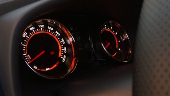 75 579 р. Приборная панель Ferrum GF 890 PH2 (подсветка оранжевый и голубой) Nissan Terrano D10 дорестайлинг (2013-2016) (Серебро (шкалы оранжевый, голубой))  с доставкой в г. Пермь. Увеличить фотографию 2
