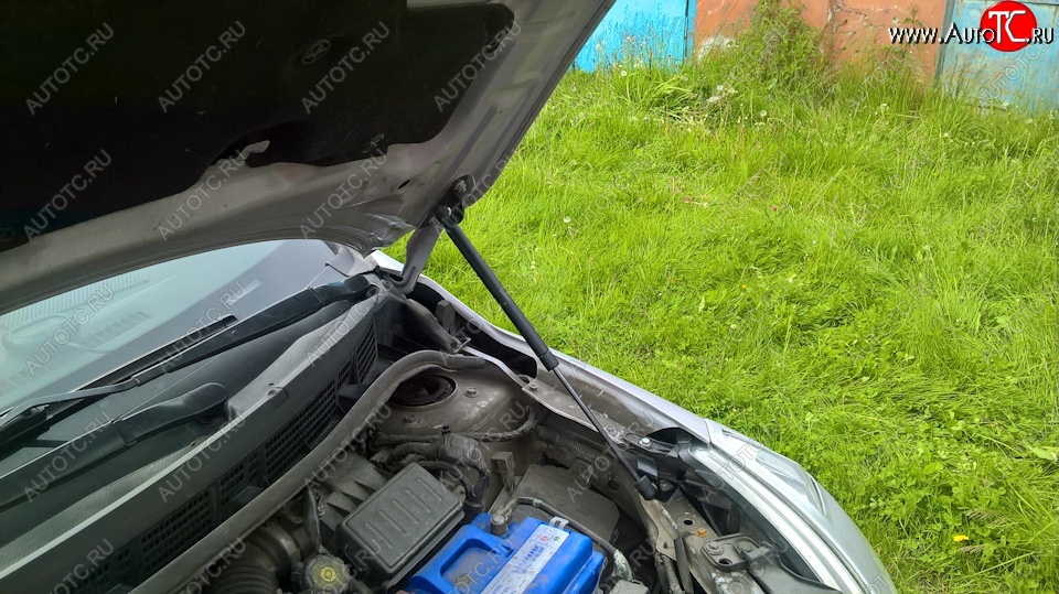 2 049 р. Упоры капота Russtal Nissan Tiida 1 хэтчбэк C11 дорестайлинг, Япония (2004-2007) (1 штука)  с доставкой в г. Пермь