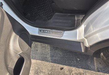 4 399 р. Накладка порога двери нерж. Nissan X-Trail 2014+  Nissan X-trail  3 T32 (2013-2022) дорестайлинг, рестайлинг  с доставкой в г. Пермь. Увеличить фотографию 3