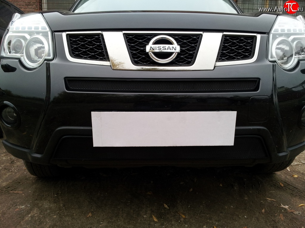 1 899 р. Средняя сетка на бампер Russtal (черная) Nissan X-trail 2 T31 рестайлинг (2010-2015)  с доставкой в г. Пермь