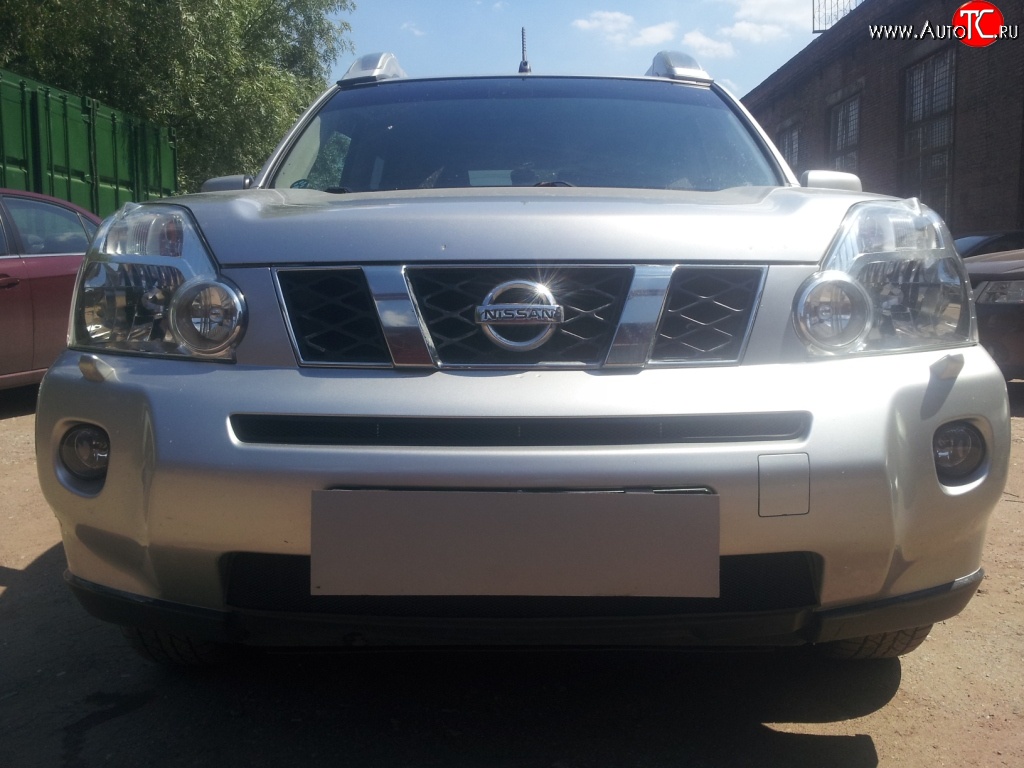 1 229 р. Сетка верхнего воздухозаборника переднего бампера Russtal Nissan X-trail 2 T31 дорестайлинг (2007-2011) (черная)  с доставкой в г. Пермь
