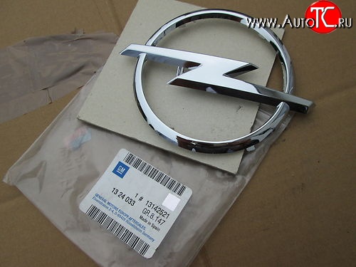5 449 р. Передняя эмблема  13 24 033  Opel Astra ( H,  H GTC) (2004-2015) седан дорестайлинг, универсал, хэтчбек 3 дв. дорестайлинг, хэтчбек 5дв дорестайлинг, универсал рестайлинг, хэтчбек 5дв рестайлинг  с доставкой в г. Пермь