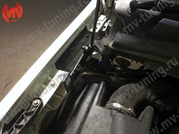 2 969 р. Упор капота MV-Tuning (одинарный) Opel Zafira В дорестайлинг (2005-2008)  с доставкой в г. Пермь. Увеличить фотографию 2