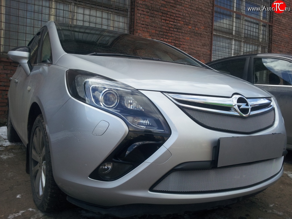 1 539 р. Сетка в решетку радиатора Russtal Opel Zafira С дорестайлинг (2011-2016) (хром)  с доставкой в г. Пермь