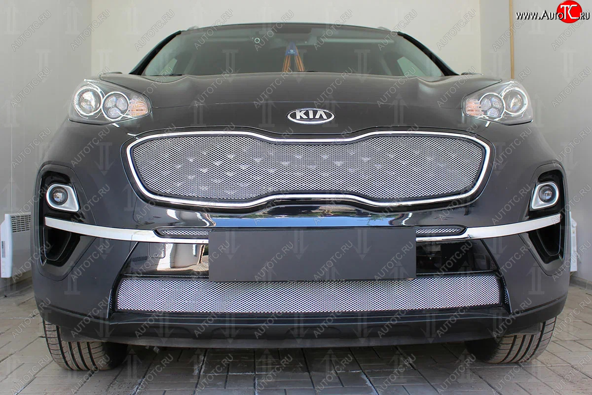 6 399 р. Защитная сетка в бампер (верх, ячейка 4х10 мм) Alfeco Премиум  KIA Sportage  4 QL (2018-2022) рестайлинг (Хром)  с доставкой в г. Пермь