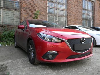 3 899 р. Защитная сетка в бампер (низ, ячейка 4х10 мм) Alfeco Премиум Mazda 3/Axela BM дорестайлинг седан (2013-2016) (Чёрная)  с доставкой в г. Пермь. Увеличить фотографию 2