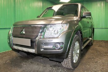4 299 р. Защитная сетка в бампер (низ, ячейка 4х10 мм) Стрелка11 Премиум Mitsubishi Pajero 4 V90 2-ой рестайлинг (2014-2020) (Чёрная)  с доставкой в г. Пермь. Увеличить фотографию 2