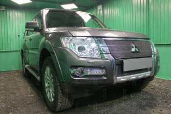 4 299 р. Защитная сетка в бампер (низ, ячейка 4х10 мм) Стрелка11 Премиум Mitsubishi Pajero 4 V90 2-ой рестайлинг (2014-2020) (Чёрная)  с доставкой в г. Пермь. Увеличить фотографию 3