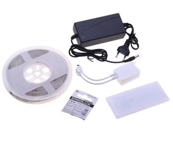 1 199 р. Лента светодиодная гибкая 12W 5м IP65 12V RGB цветная, пульт управления GRISARD ELECTRIC GRISARD ELECTRIC gre-002-0121  с доставкой в г. Пермь. Увеличить фотографию 2