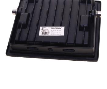 499 р. Светильник светодиодный 220V 20W 3000K черный ЭРА ЭРА lpr-023-0-30k-020  с доставкой в г. Пермь. Увеличить фотографию 3