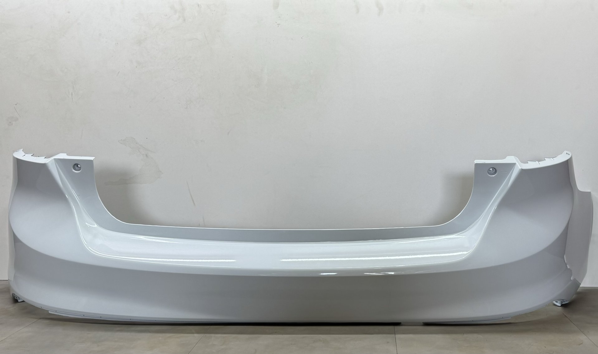 10 199 р. Бампер задний DAR Ford Focus 3 хэтчбэк дорестайлинг (2010-2015) (Frozen White (Морозно-белый))  с доставкой в г. Пермь