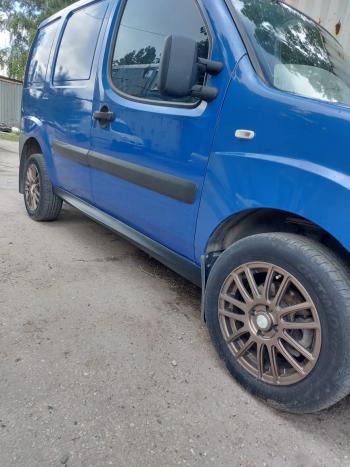 3 499 р. Пластиковые накладки порогов Фанат Тюнинг Fiat Doblo 223 рестайлинг (2005-2016) (неокрашенные (глянец под окраску))  с доставкой в г. Пермь. Увеличить фотографию 3