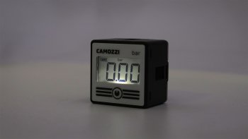 6 749 р. Цифровой манометр с подстветкой экрана PG010-PB-18, Camozzi Camozzi pg010-pb-18  с доставкой в г. Пермь. Увеличить фотографию 3