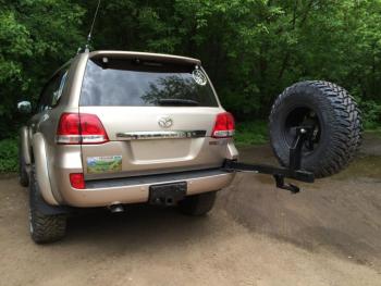 93 329 р. Калитка РИФ с фаркопом в штатный задний бампер Toyota Land Cruiser 200 2008-2015 под штатное колесо, с подсветкой номера РИФ rif200-80001  с доставкой в г. Пермь. Увеличить фотографию 3