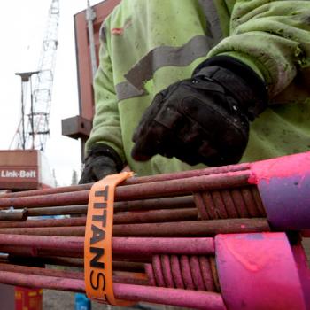 2 379 р. Ремень крепёжный TitanStraps Industrial оранжевый L = 64 см (Dmax = 18 см, Dmin = 5,5 см) TitanStraps tsi-0125-fo  с доставкой в г. Пермь. Увеличить фотографию 5