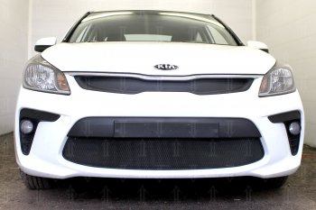 Защитная сетка в бампер (низ, ячейка 3х7 мм) Alfeco Стандарт KIA Rio 4 FB дорестайлинг седан (2016-2020) (Чёрная)
