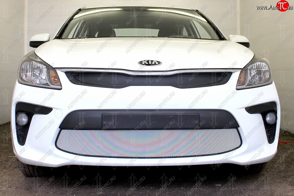 3 279 р. Защитная сетка в бампер (низ, ячейка 3х7 мм) Alfeco Стандарт KIA Rio 4 FB дорестайлинг седан (2016-2020) (Хром)  с доставкой в г. Пермь